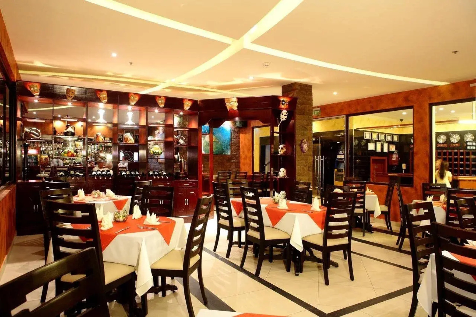 Queen’s Hotel by BON Hotels