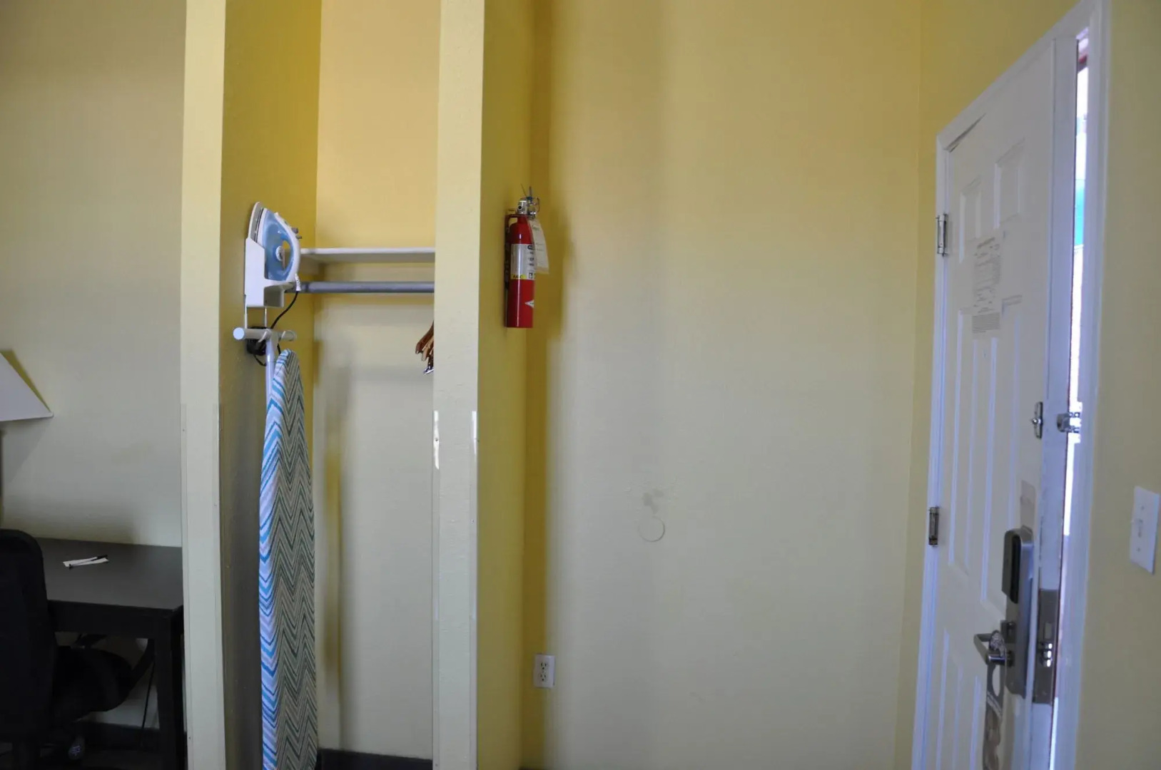 Plantation Suites & Conference Center