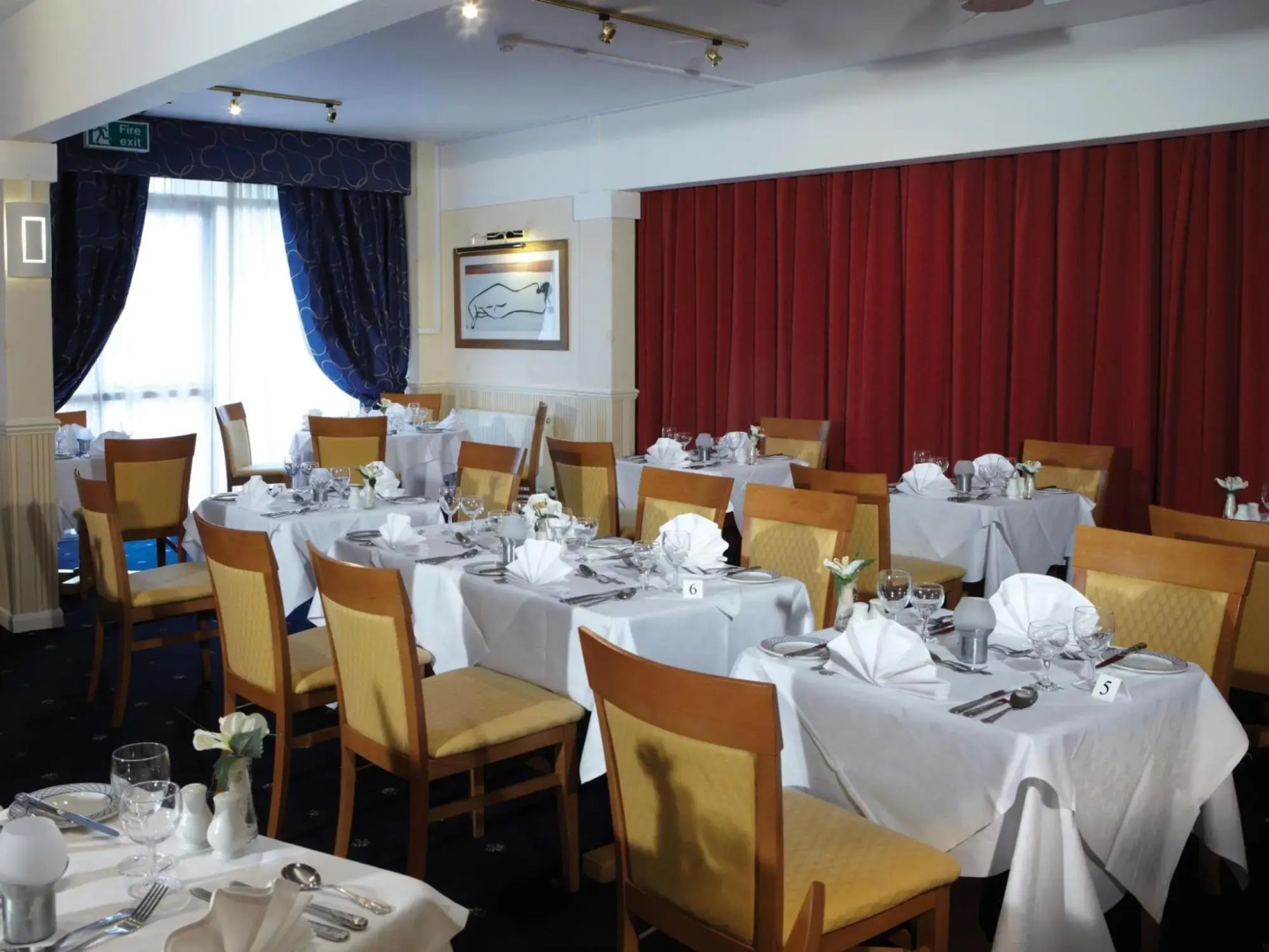Tiverton Hotel Lounge & Venue