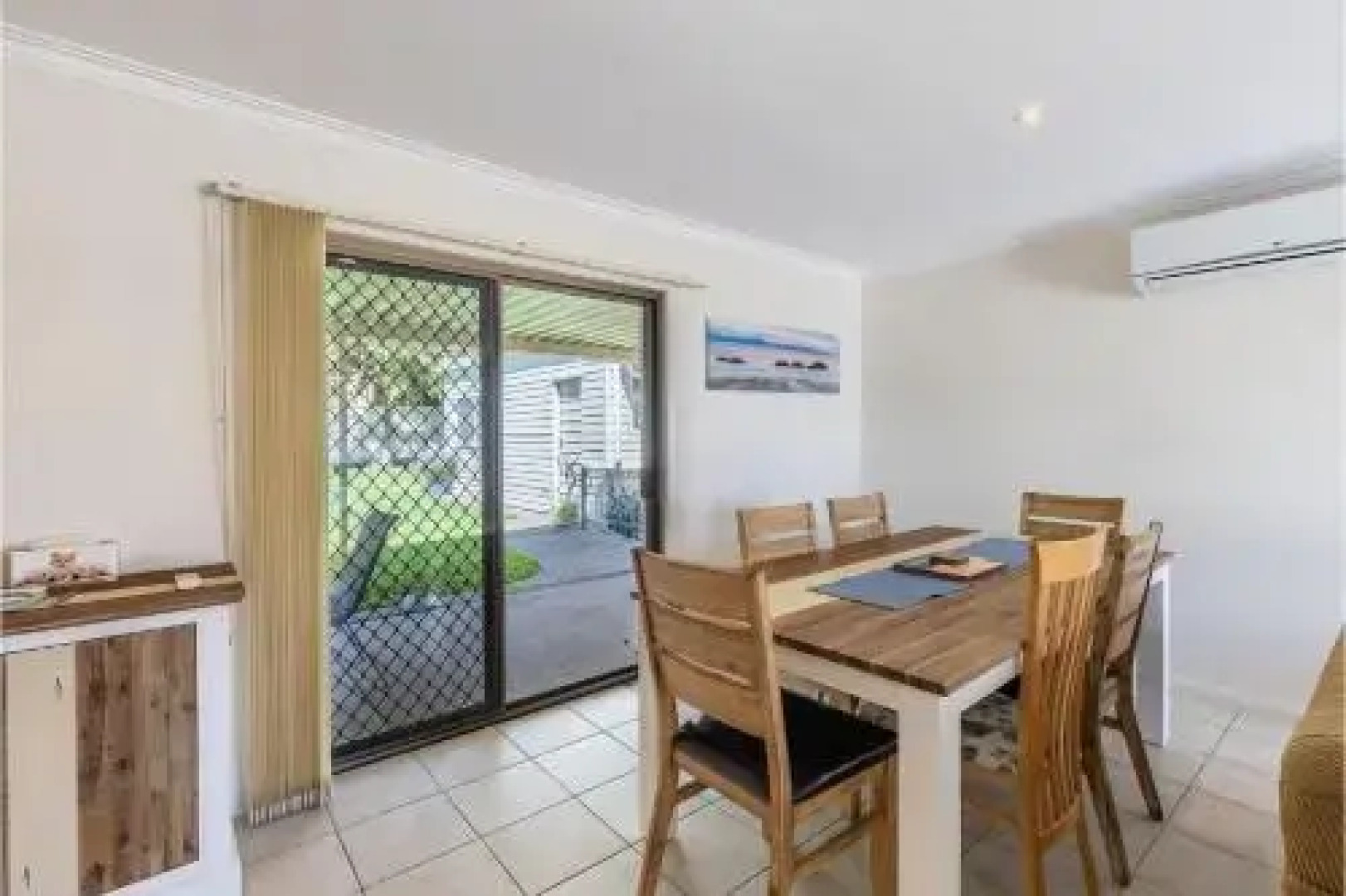 Happy Tails' , 55 Pantowora Street - pet friendly, air conditioned