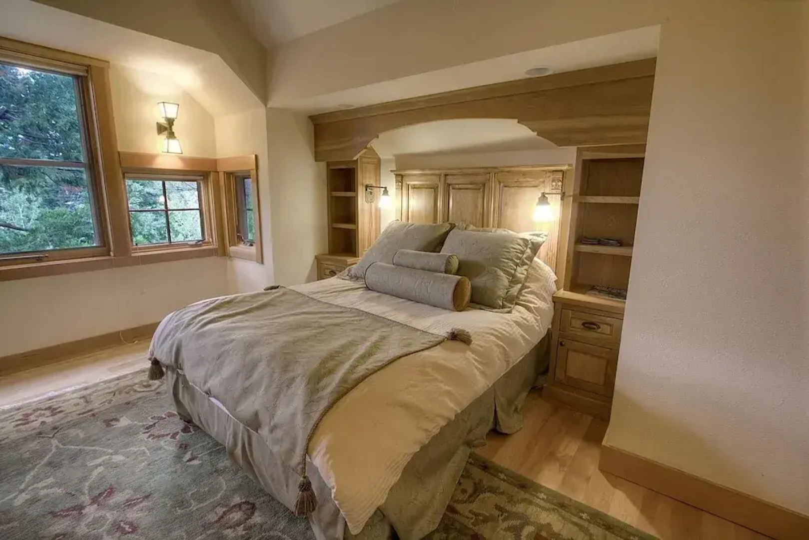 Fallen Leaf Relief 5 Bedroom Home by Redawning