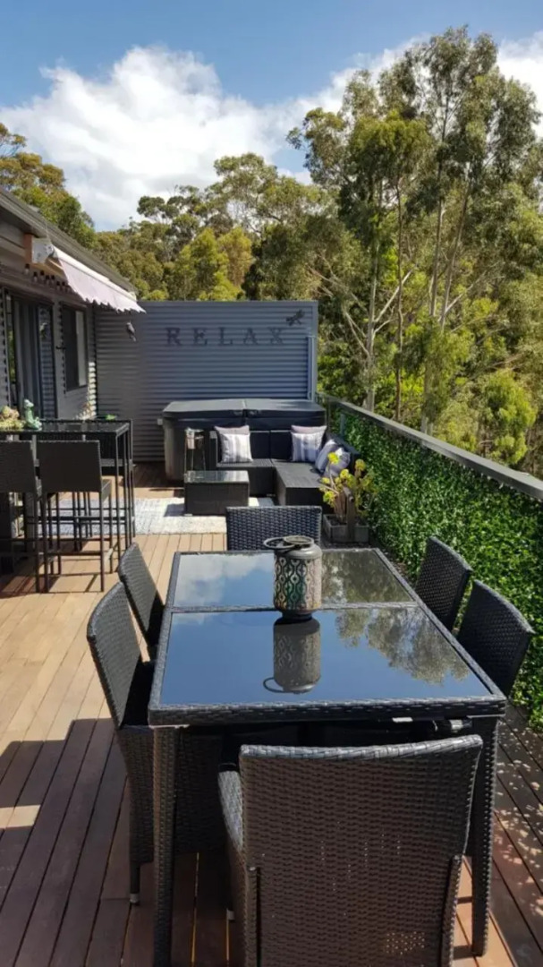 Relax Break - Bazza's Shack