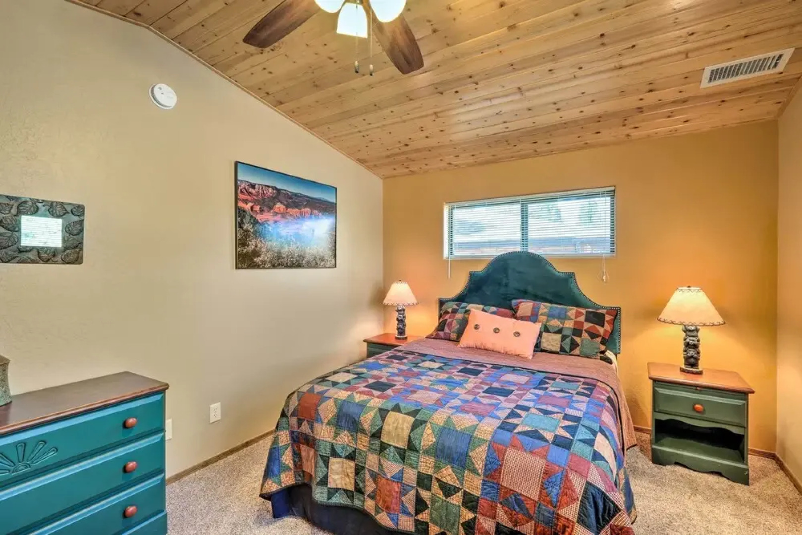 Deck & Scenic Views: Munds Park Cabin!