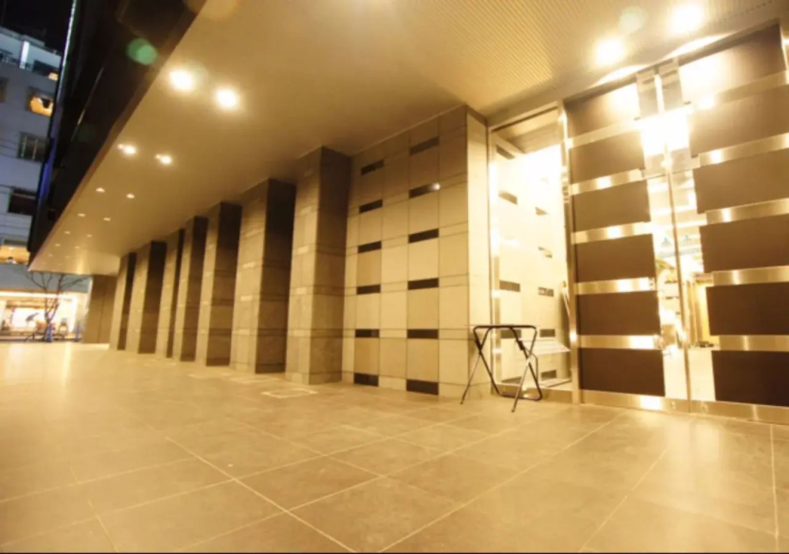 Hotel Live Max Yokohama Motomachi Ekimae