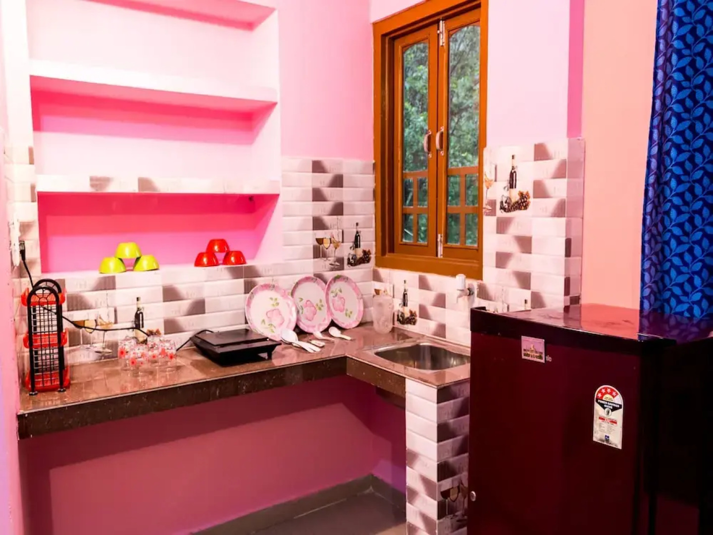 OYO 13881 Home Majestic Hill View 1BHK Naddi