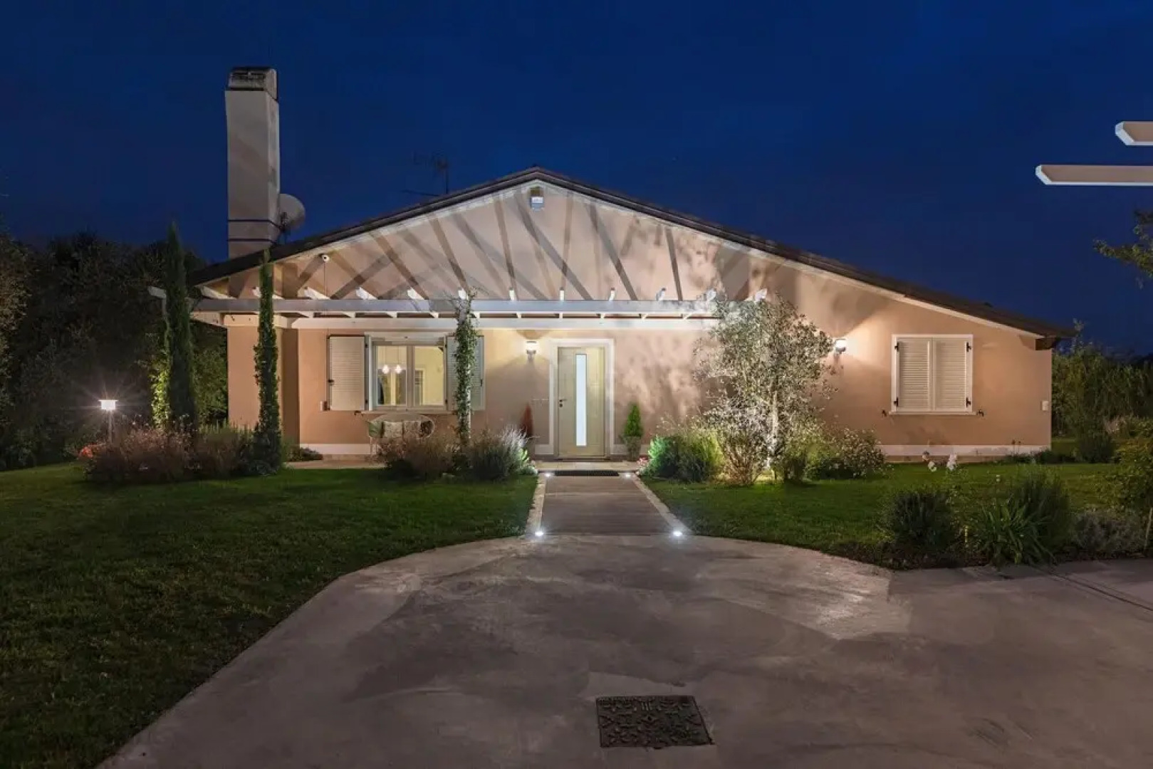 Villa Daniela con Piscina Vista Lago by Wonderful Italy