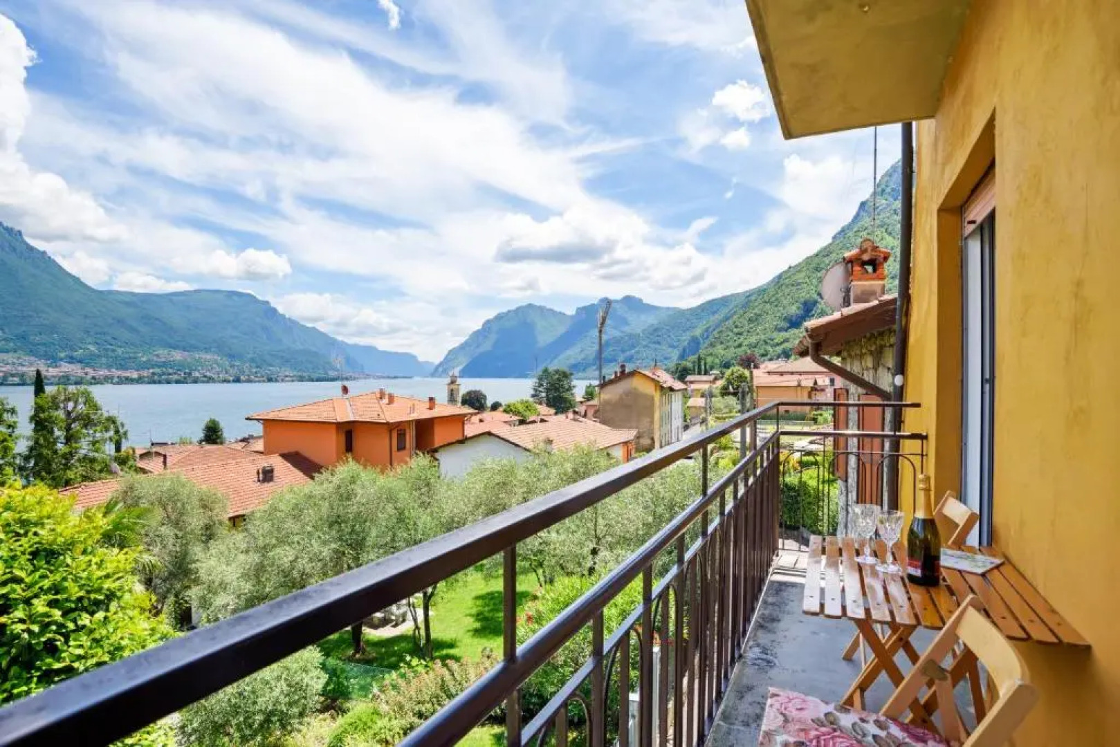 Casa Carla - cozy Apartment with garden -8 km to Bellagio!