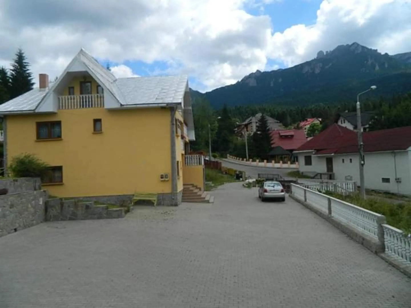 House With 10 Bedrooms in Durău, With Wonderful Mountain View and Enclosed Garden Near the Slopes