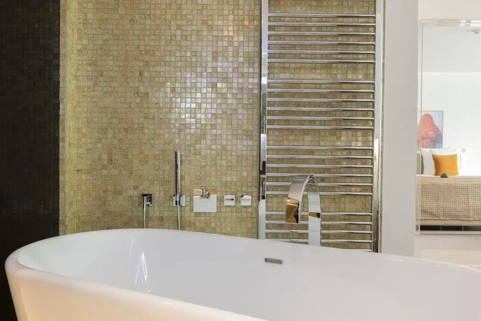 Lithium Bed Zen & Breakfast