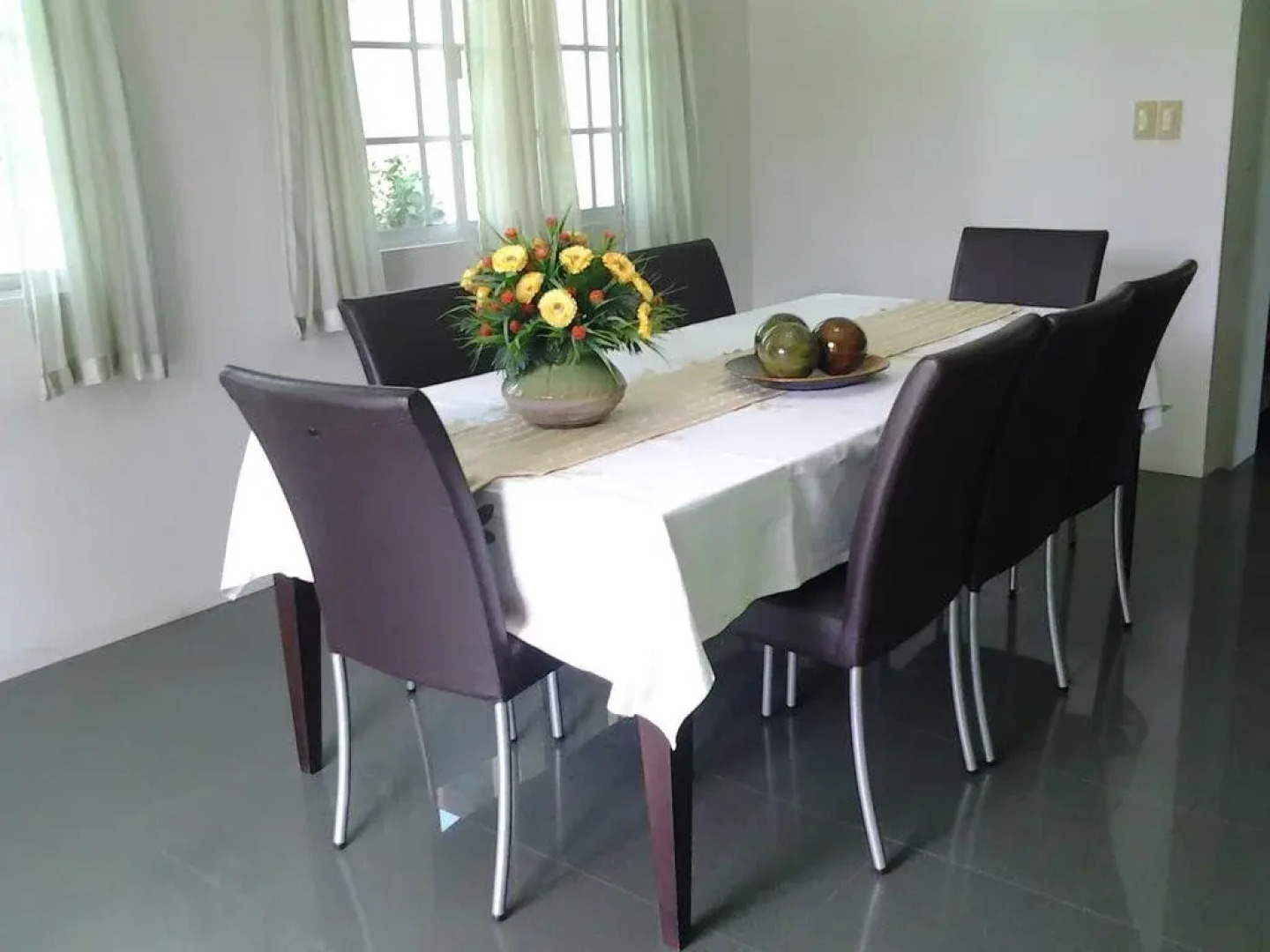 Sir Nico Guesthouse and Resort