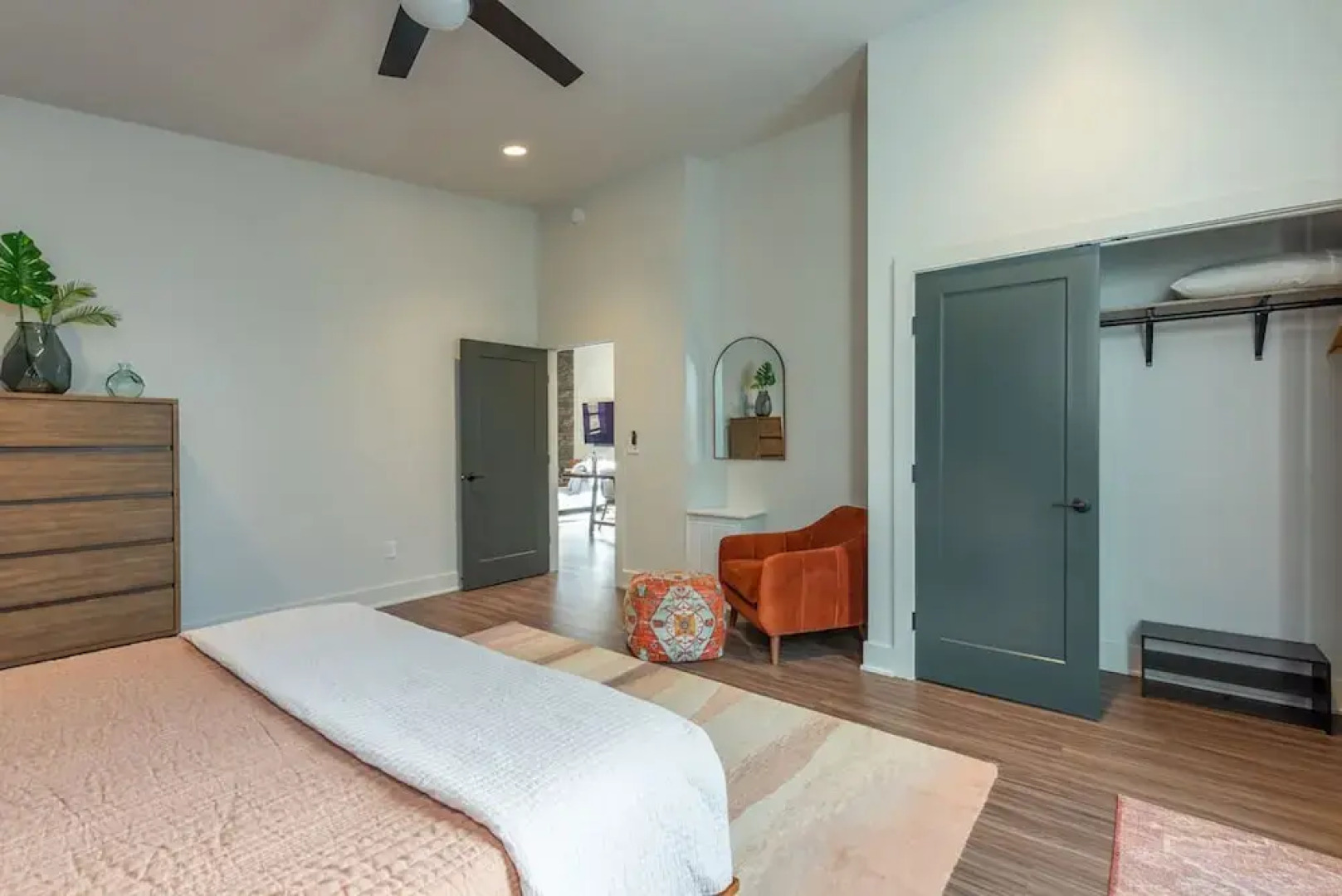 Wet Dry Sauna w Fireplace Close to Waterfalls