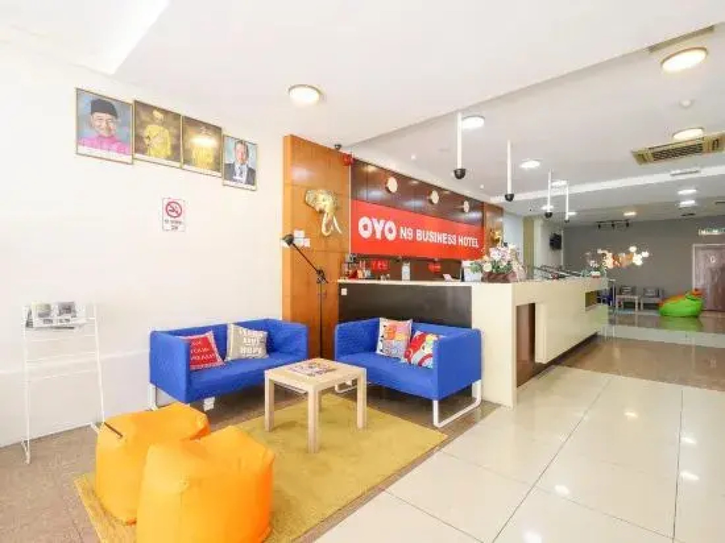 OYO 43955 N9 Business Hotel