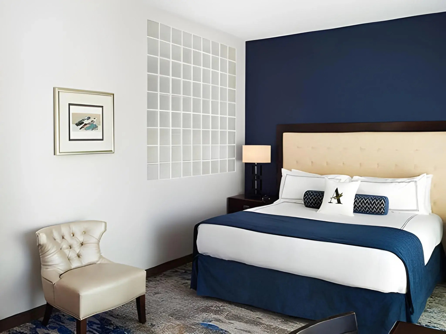 Atheneum Suite Hotel