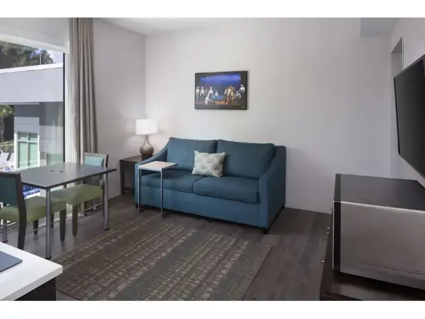 Star Suites By Riverside Theatre