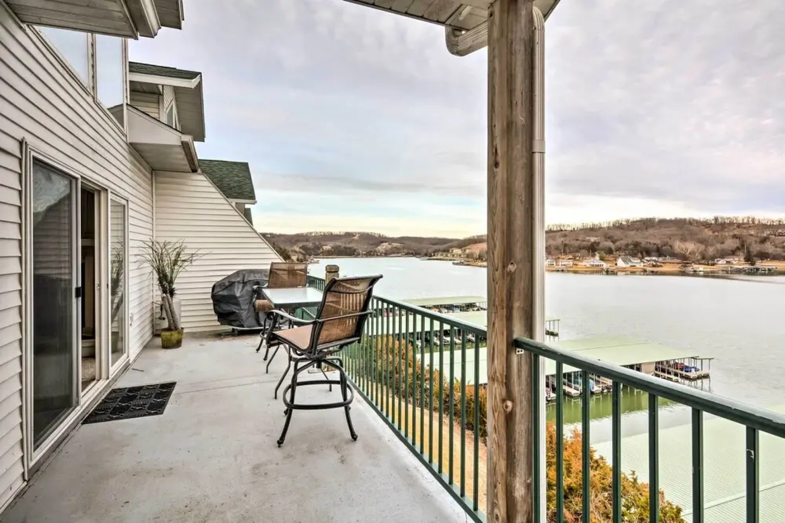 2 Pools: Waterfront Condo on Lake of the Ozarks!