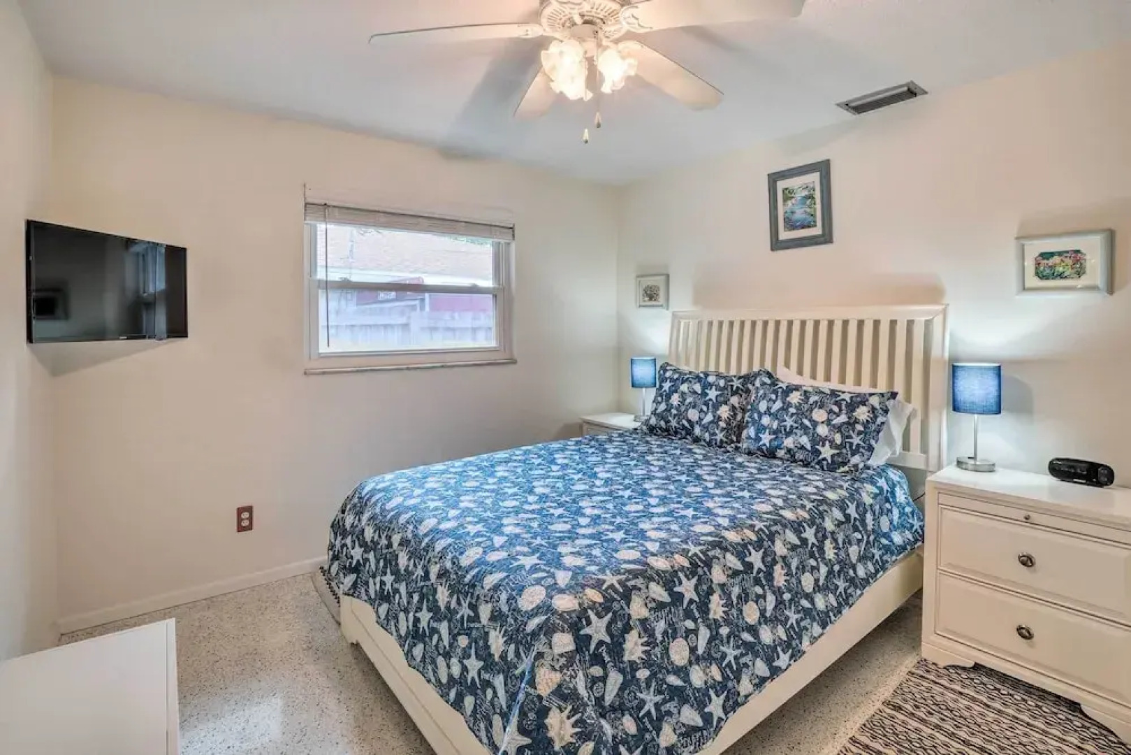 Vibrant Largo Home: Heated Pool, Lake Views!