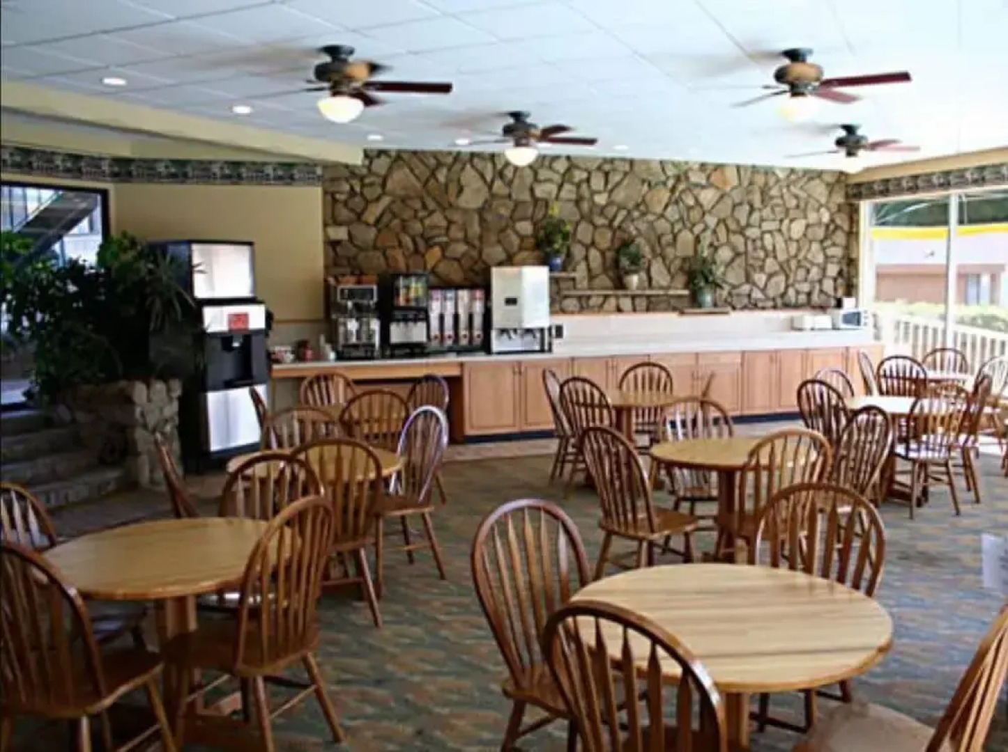 Weathervane Terrace Inn and Suites