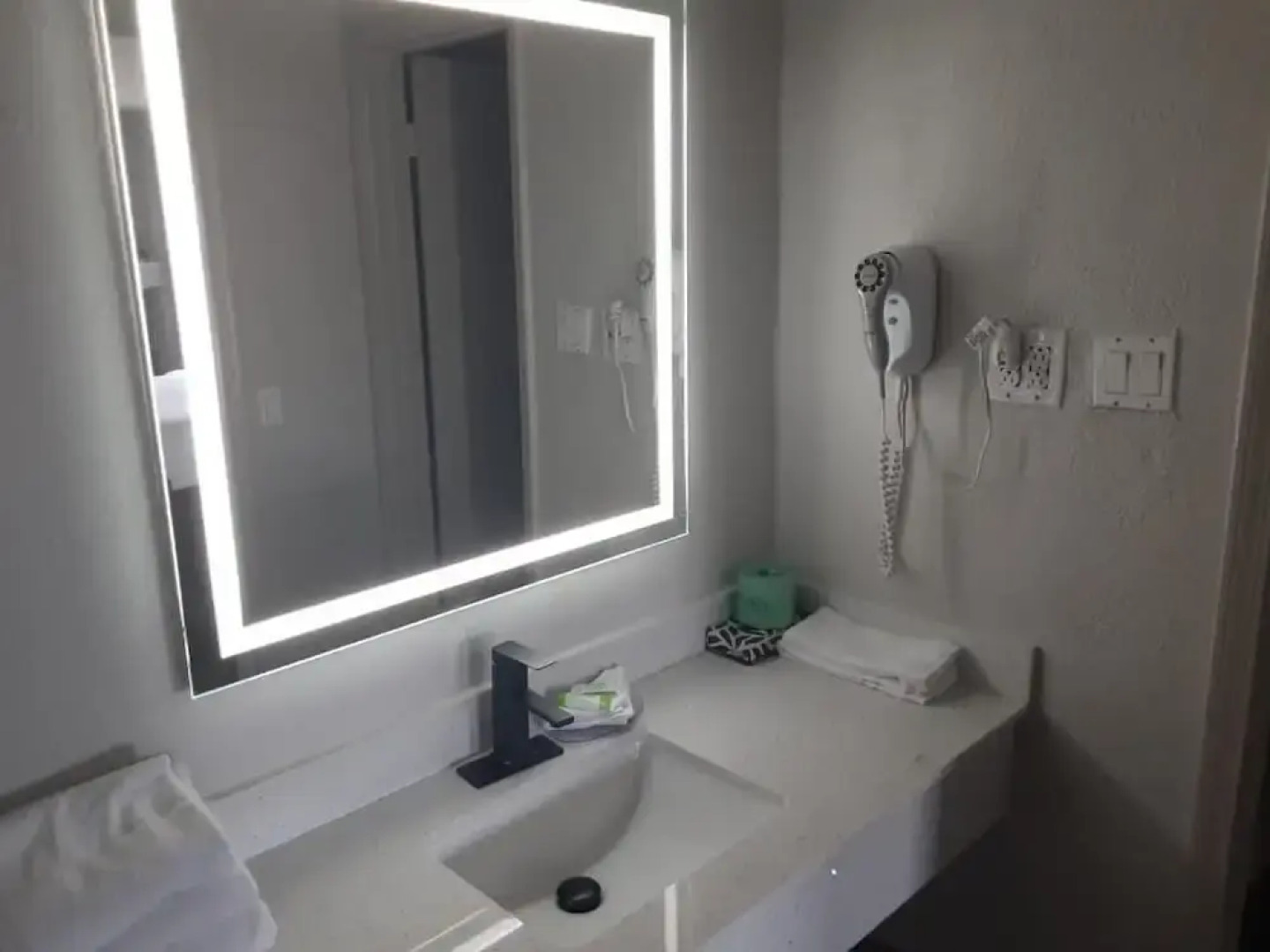 Causeway Inn - Metairie