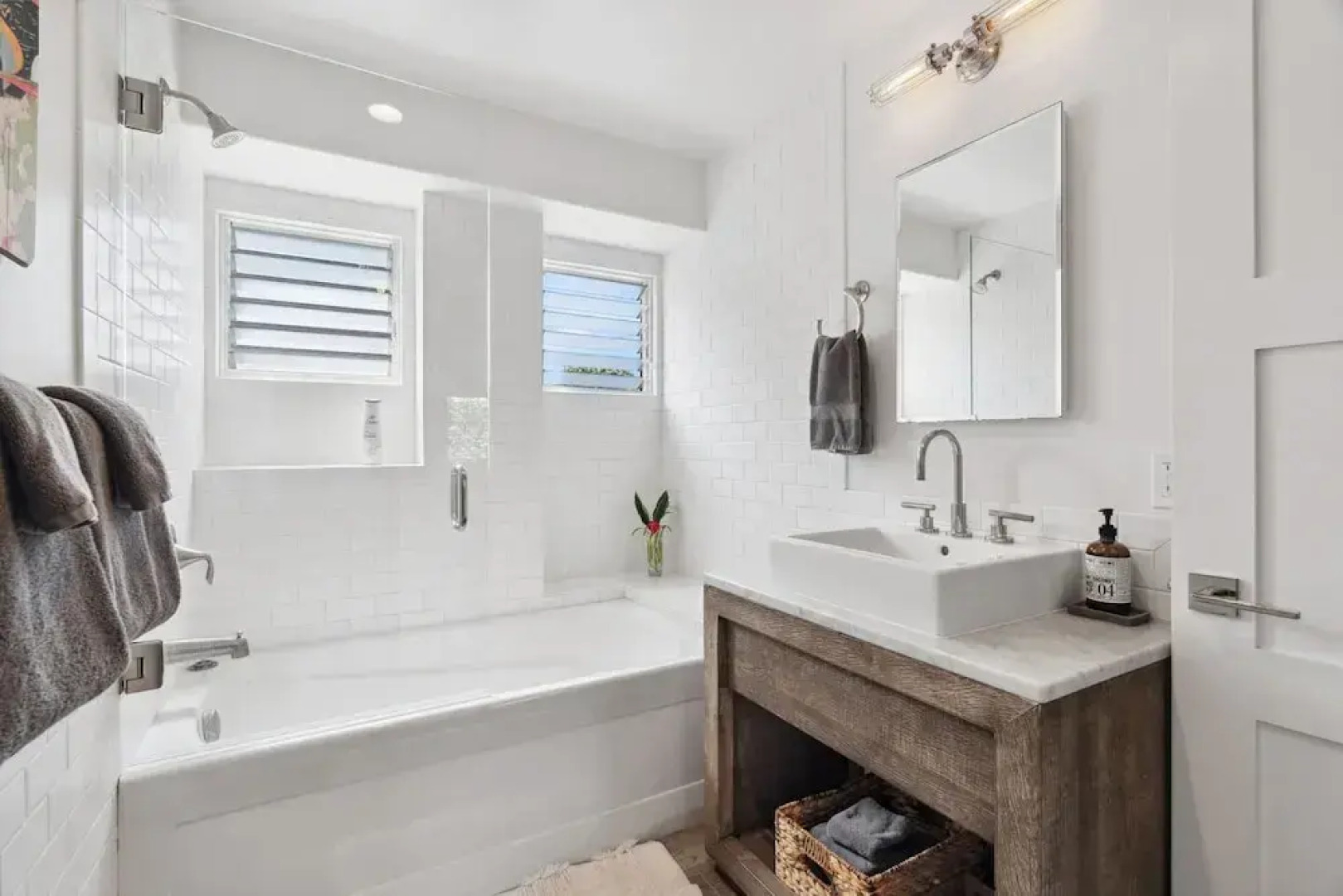 Hale Hanalei 5 Bedroom Home by RedAwning