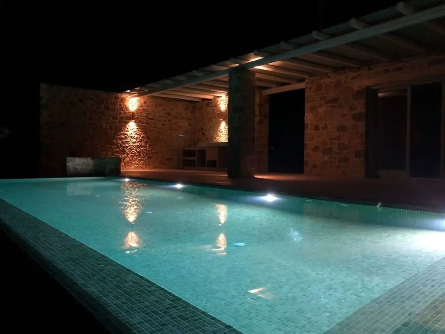 Villa Alati - Seafront Villa With Swimming Pool