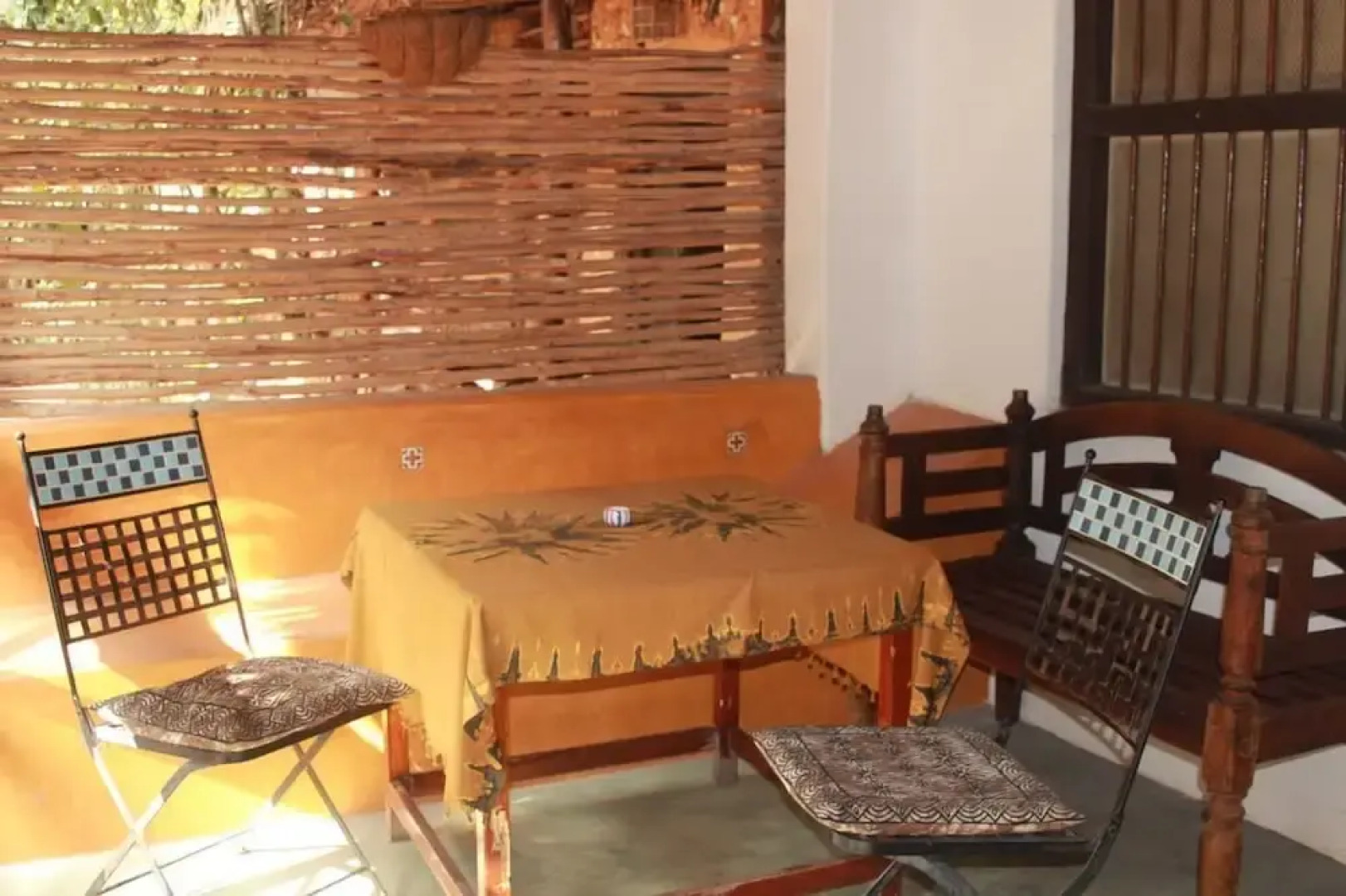 Casa Umoja Guesthouse