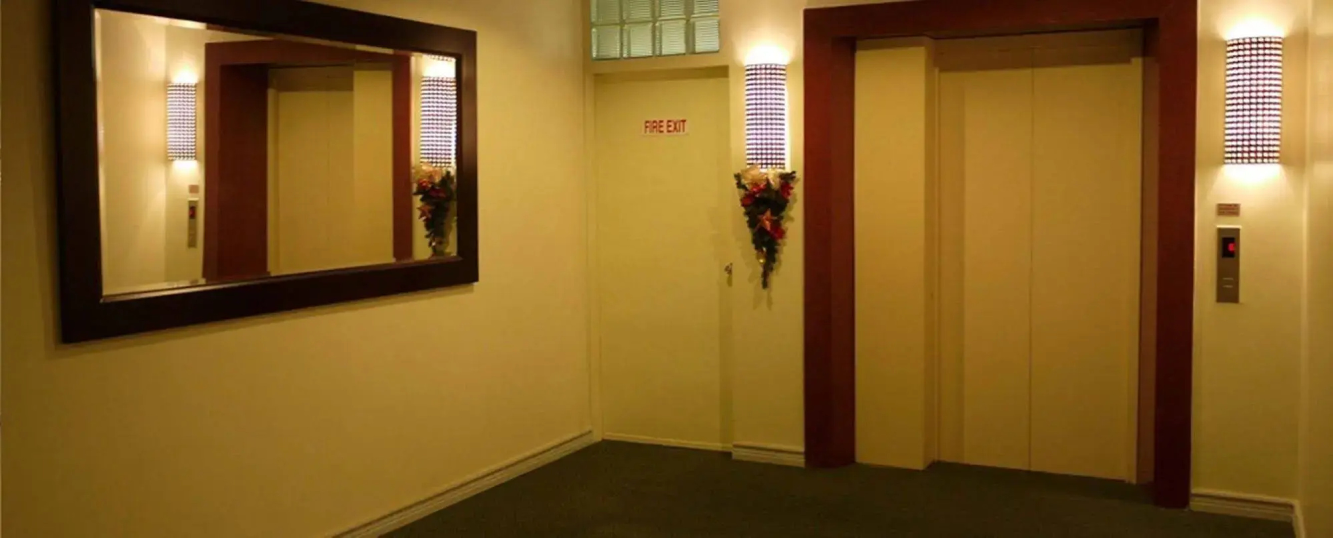 De Luxe Hotel