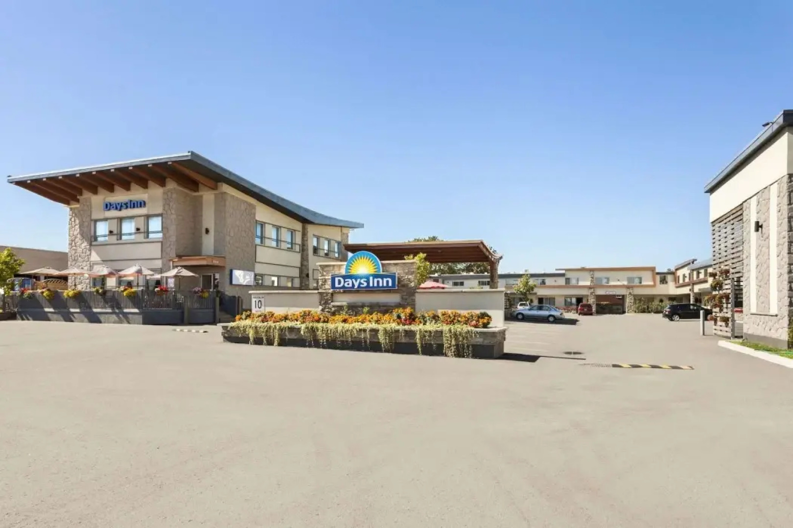 Days Inn Montreal East