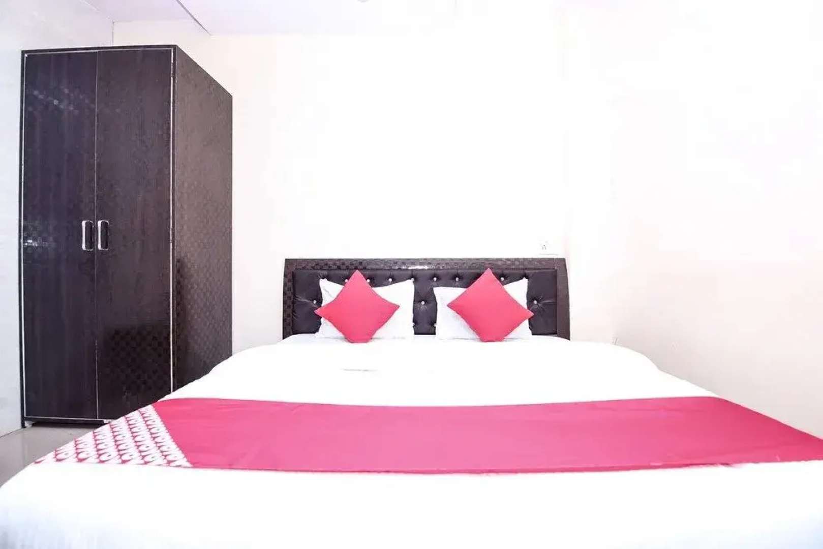 OYO 29188 Hotel Sai Palace