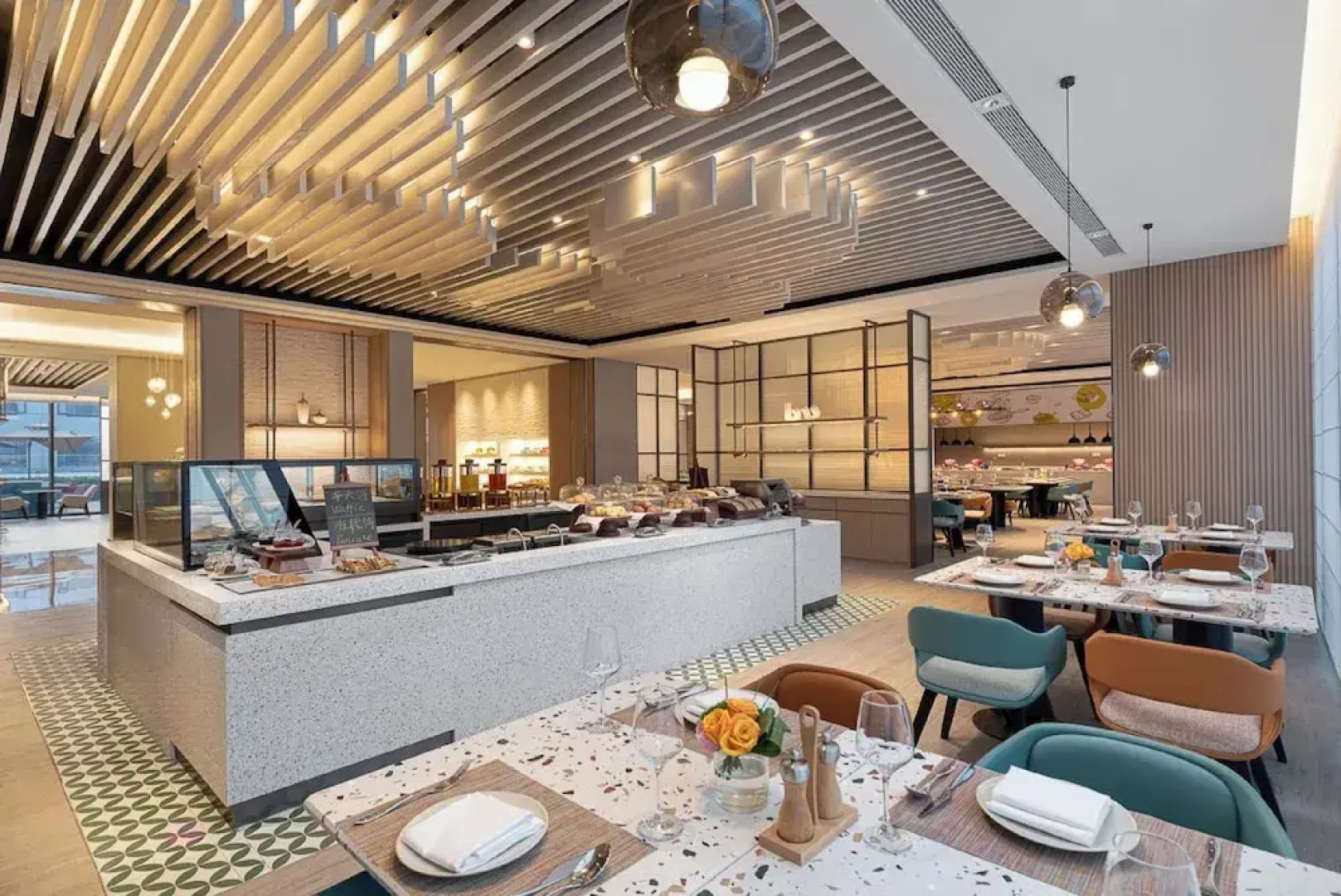 Holiday Inn Shanghai Pudong Airport by IHG