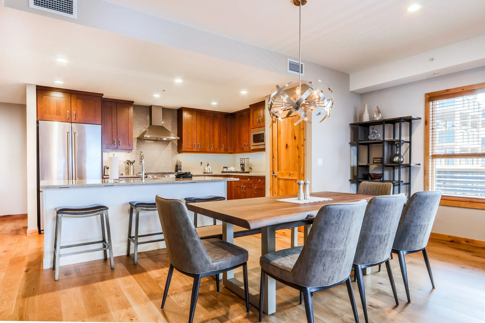 Rundle Cliffs Lodge by Spring Creek Vacation