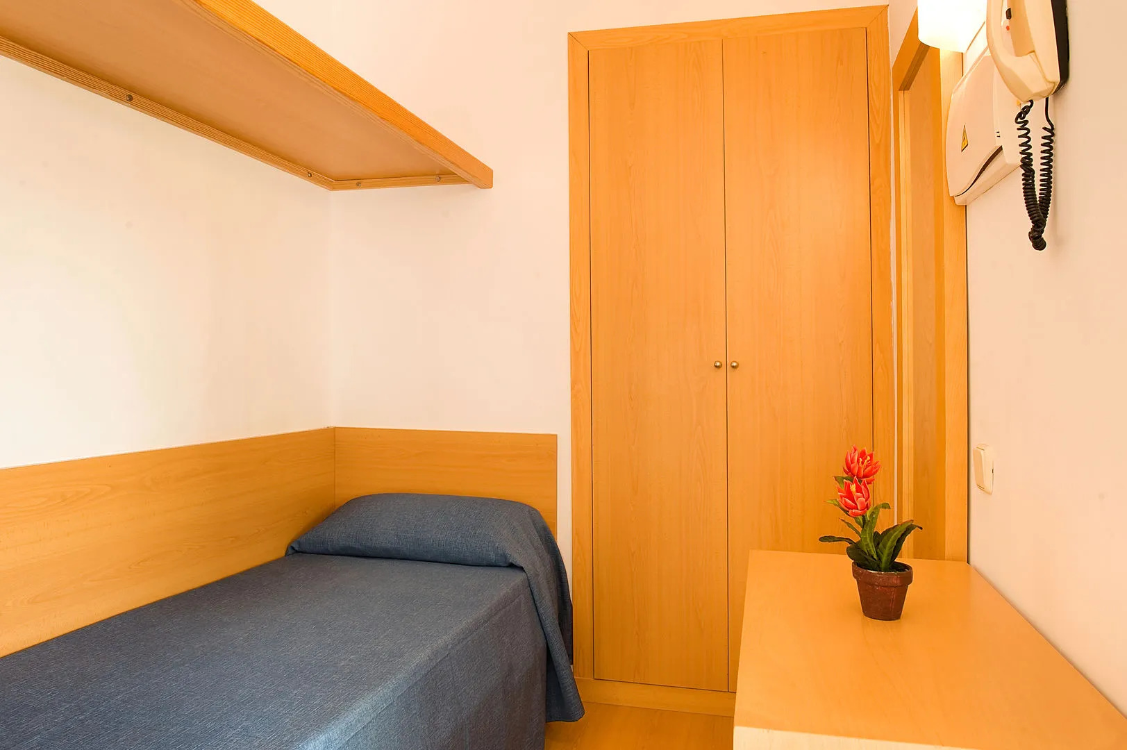 Mariner Club Apartments