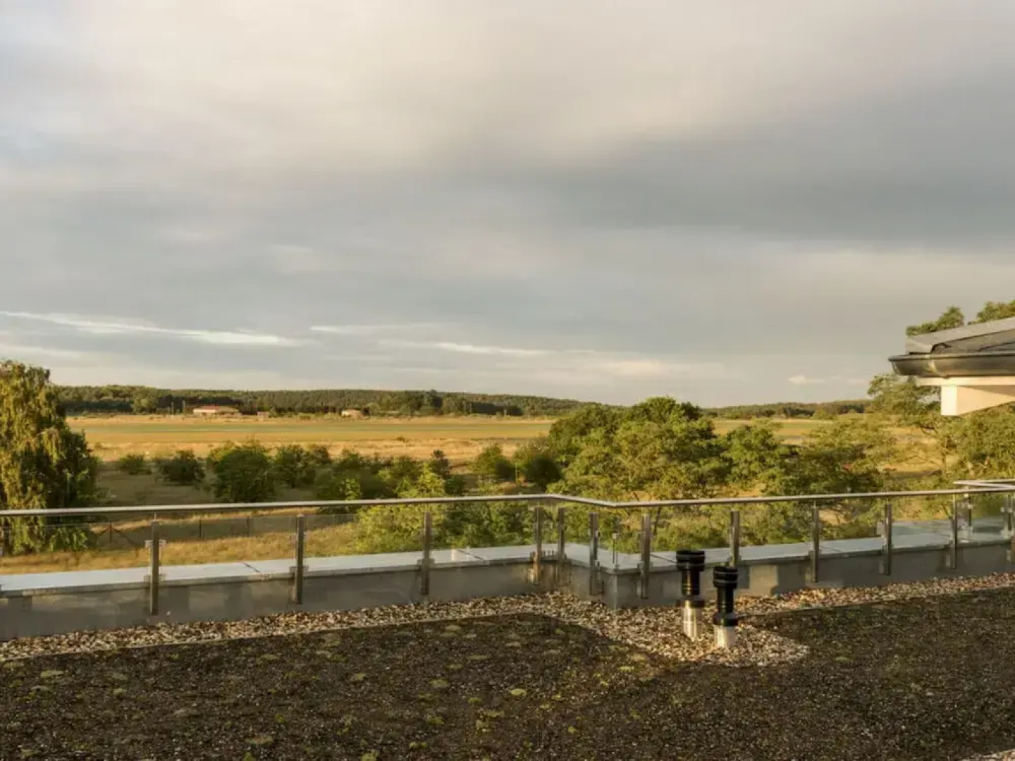 Time out on the Lagoon Modern Retreat