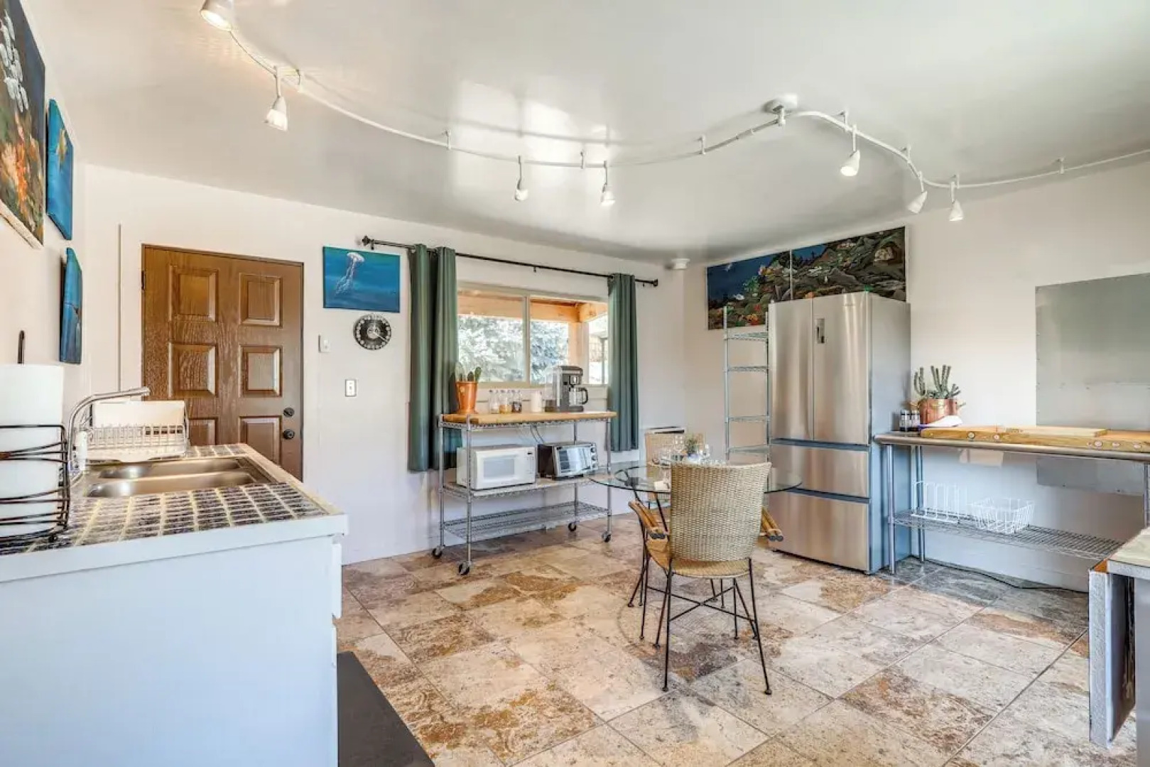 Artsy Studio w/ Patio: 25 Mi to Santa Fe