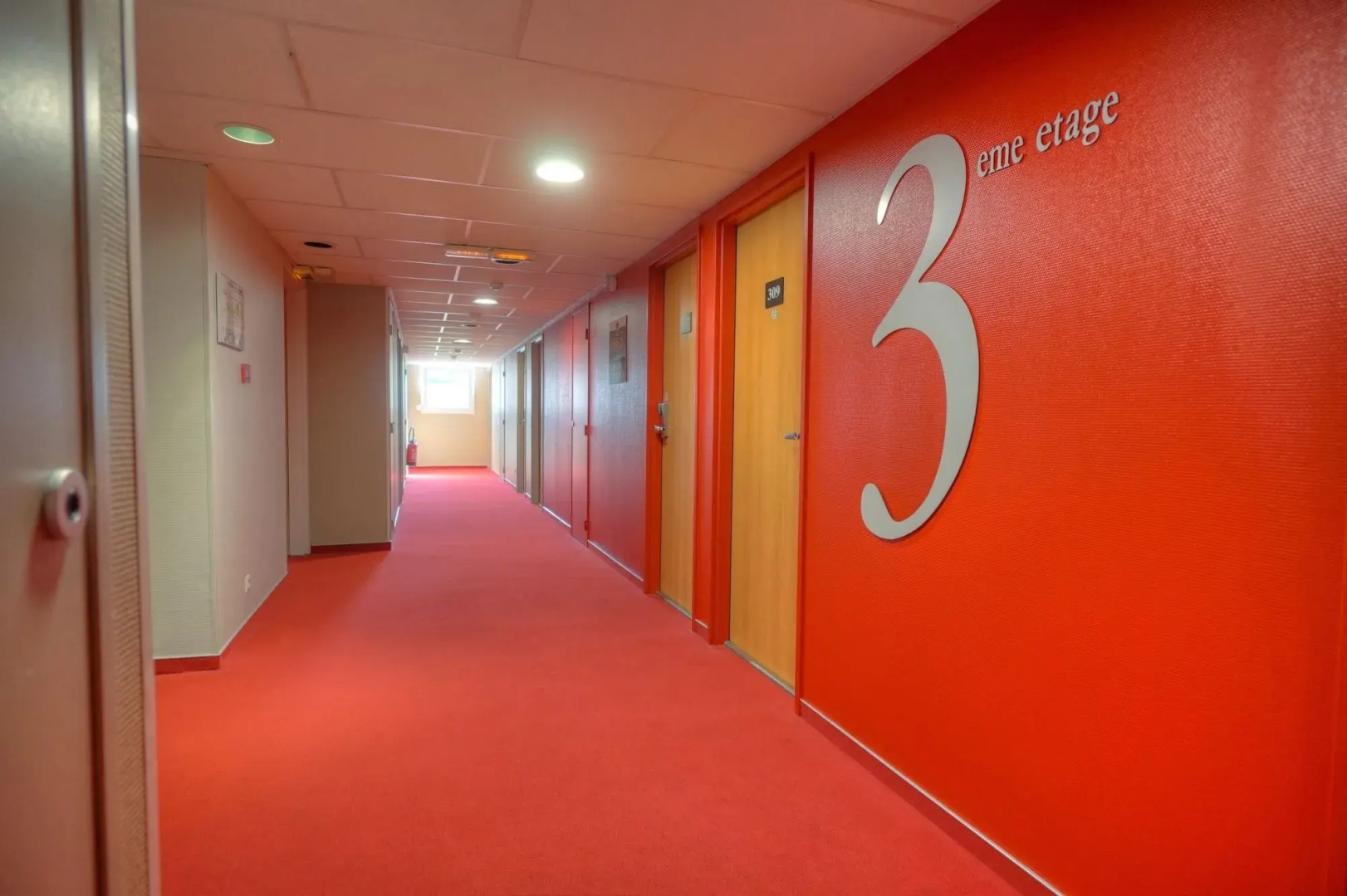 B&B HOTEL Saint-Etienne Monthieu