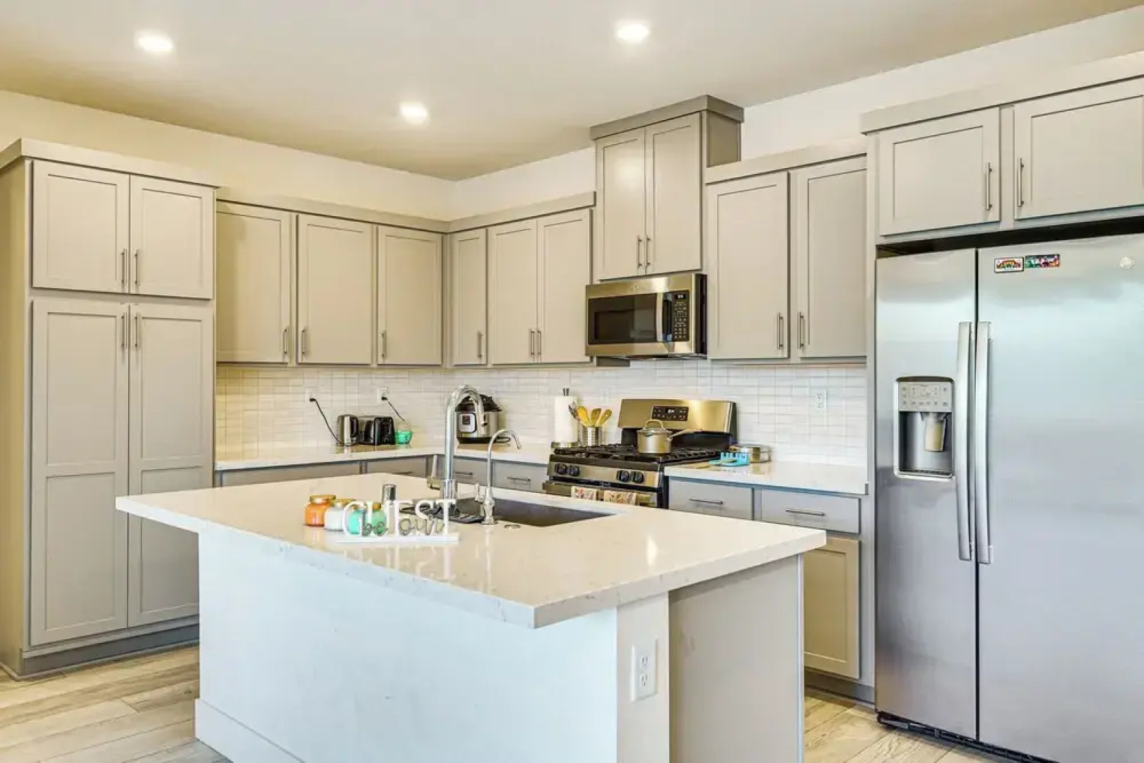 8 Mi to Lincoln Park: Family-friendly Tracy Home