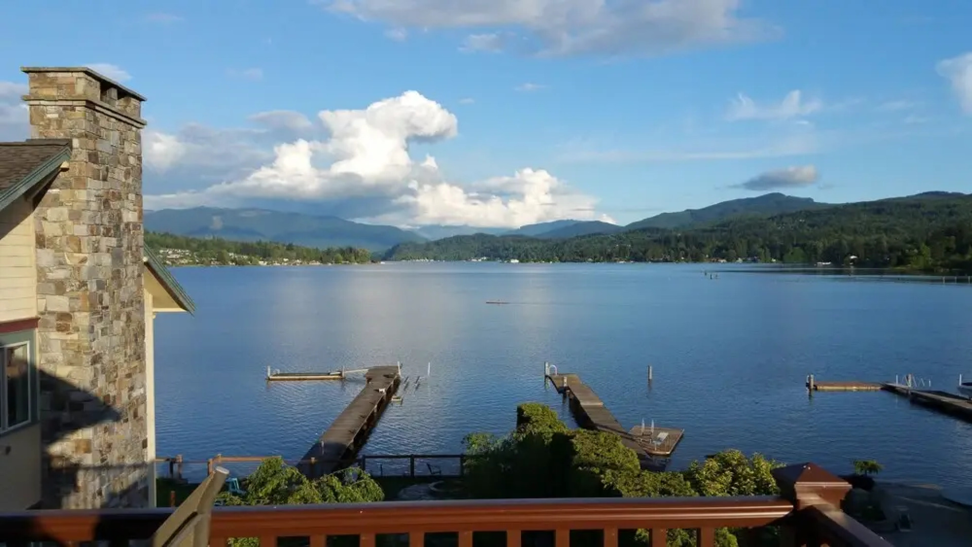 Silver Beach Lakeside Suite - One Bedroom Apartment