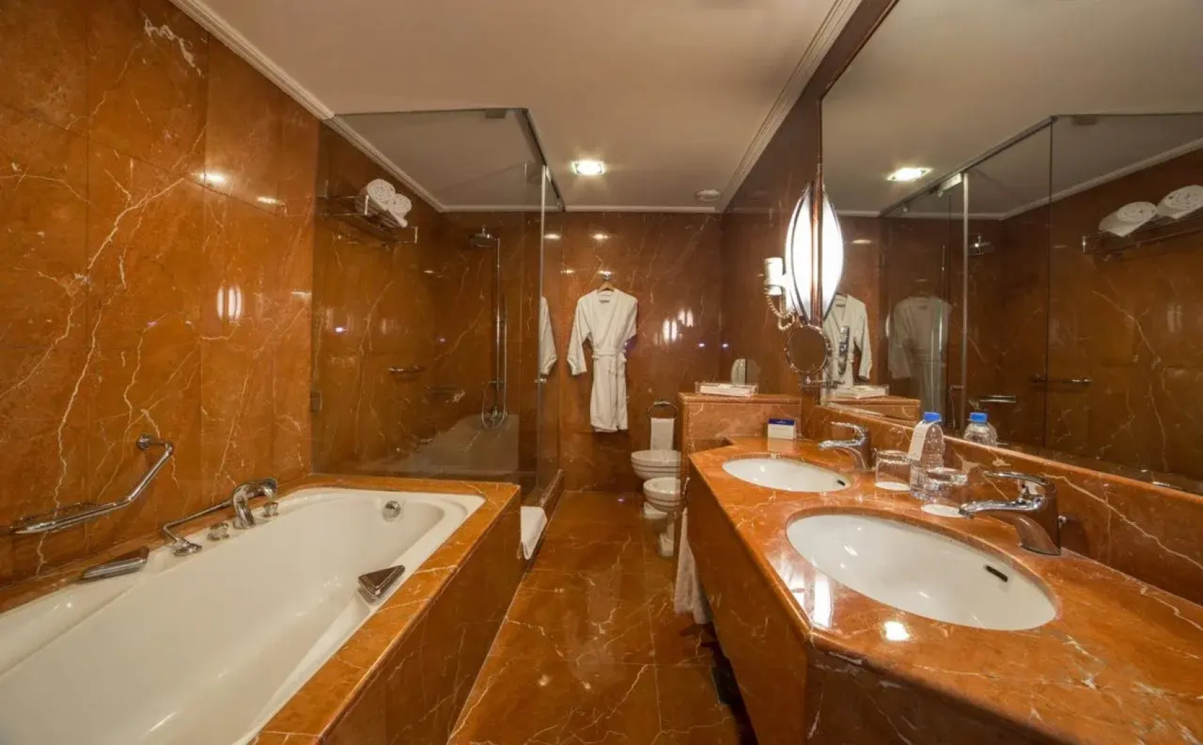 Golden Tulip Galleria Hotel