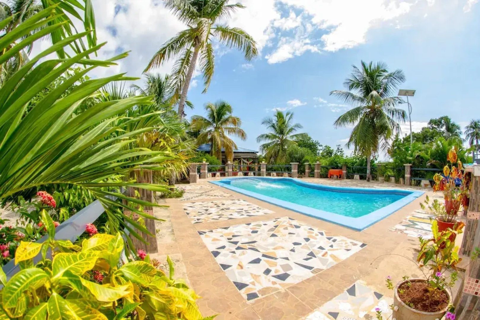 Rollanda Hotel Restaurant