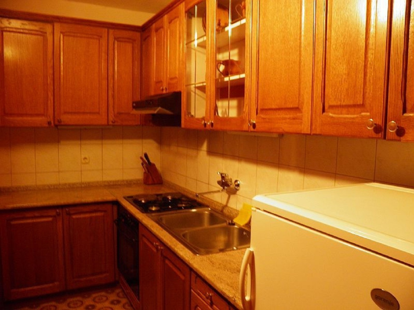 Apartment Angela -  with beautiful courtyard: A1 Brela, Riviera Makarska