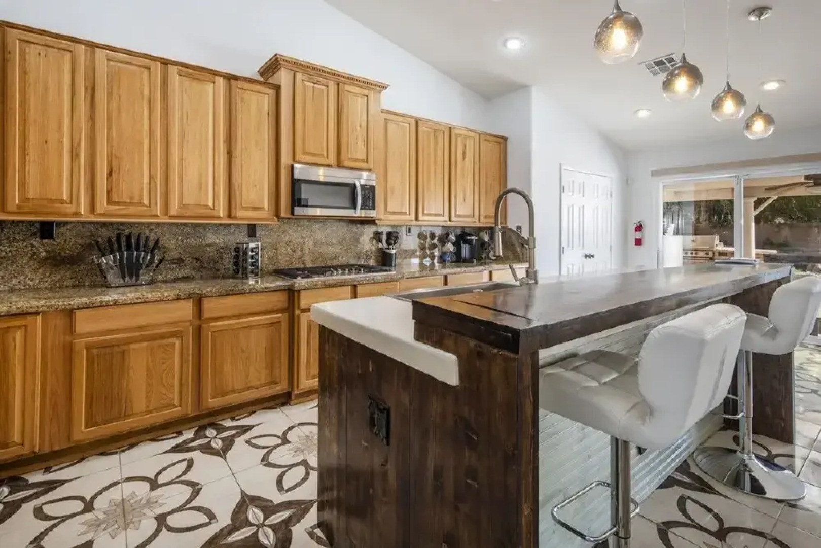 Amazing 4 Bd Las Vegas Home w/ Pool & Spa!