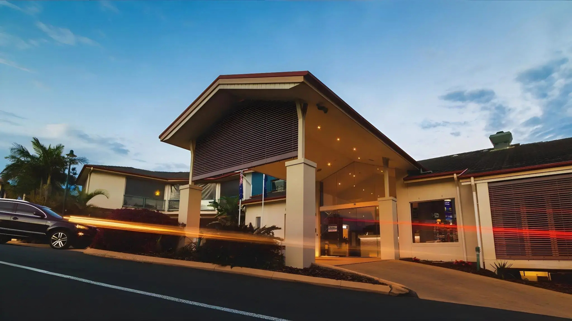 Aqualuna Beach Resort