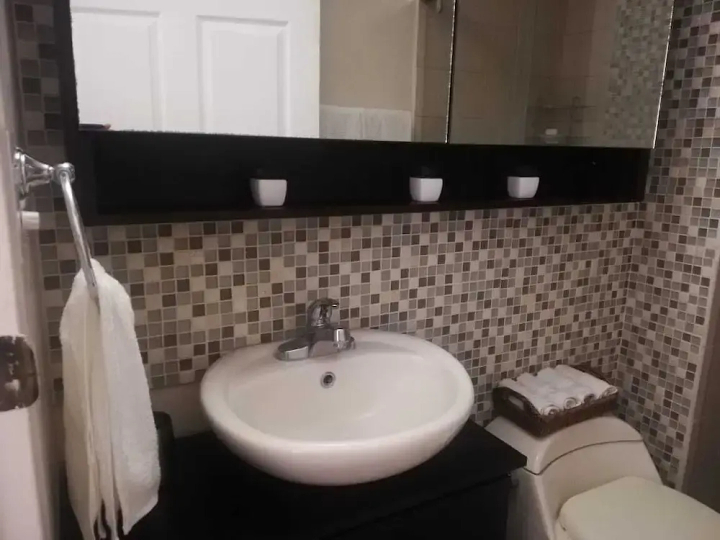 Apartment by airport on way to beach