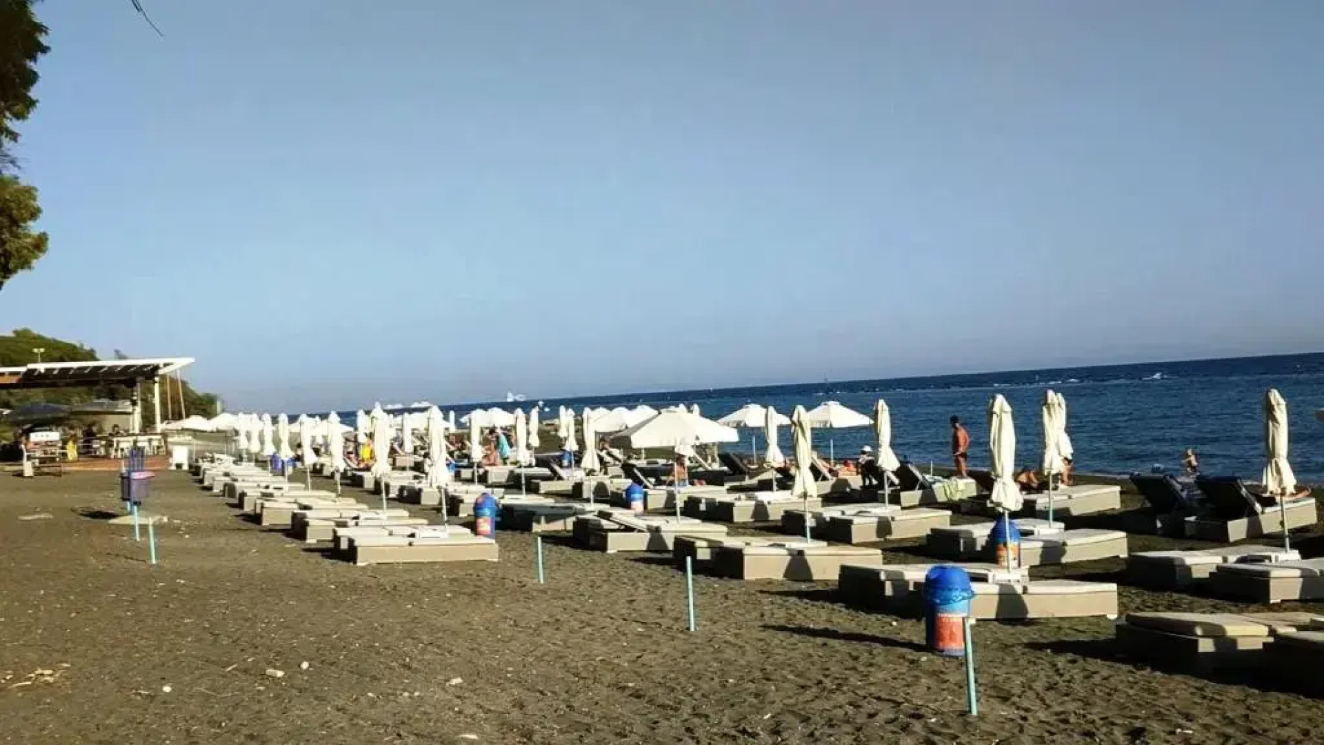 FANTASTIC 1 BED APARTMENT BY THE SEA OPPOSITE 4 SEASONS Limassol