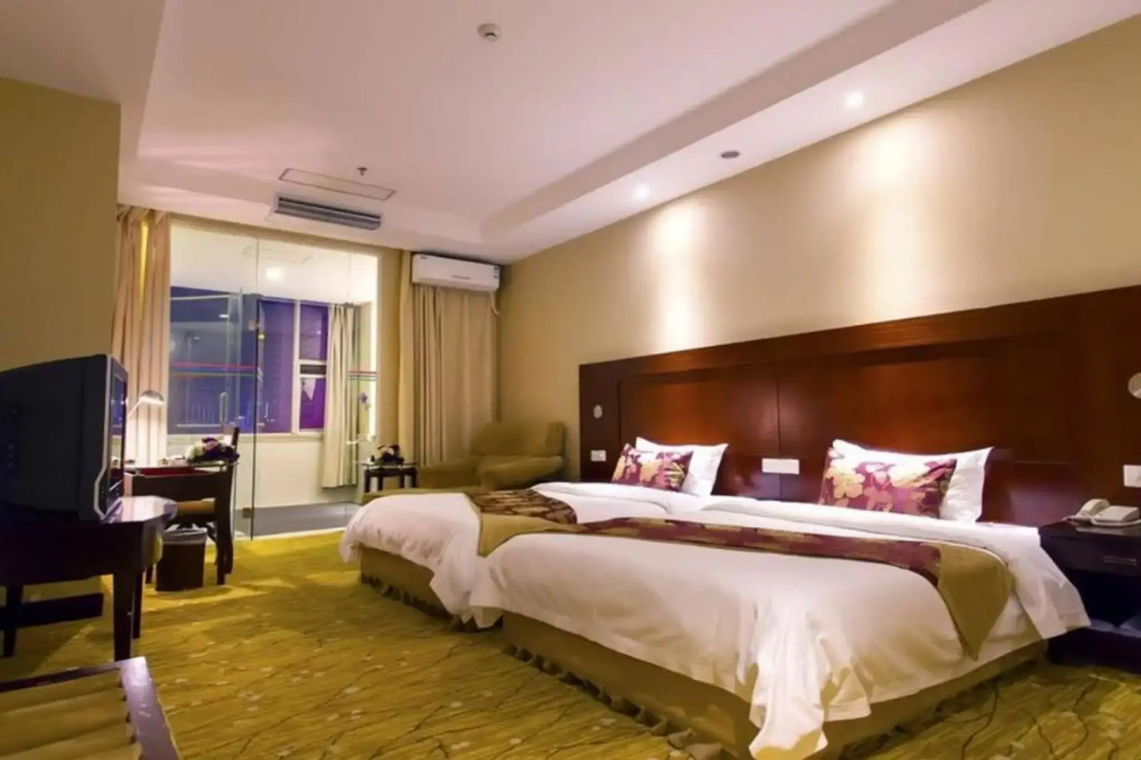 Enjoying International Hotel