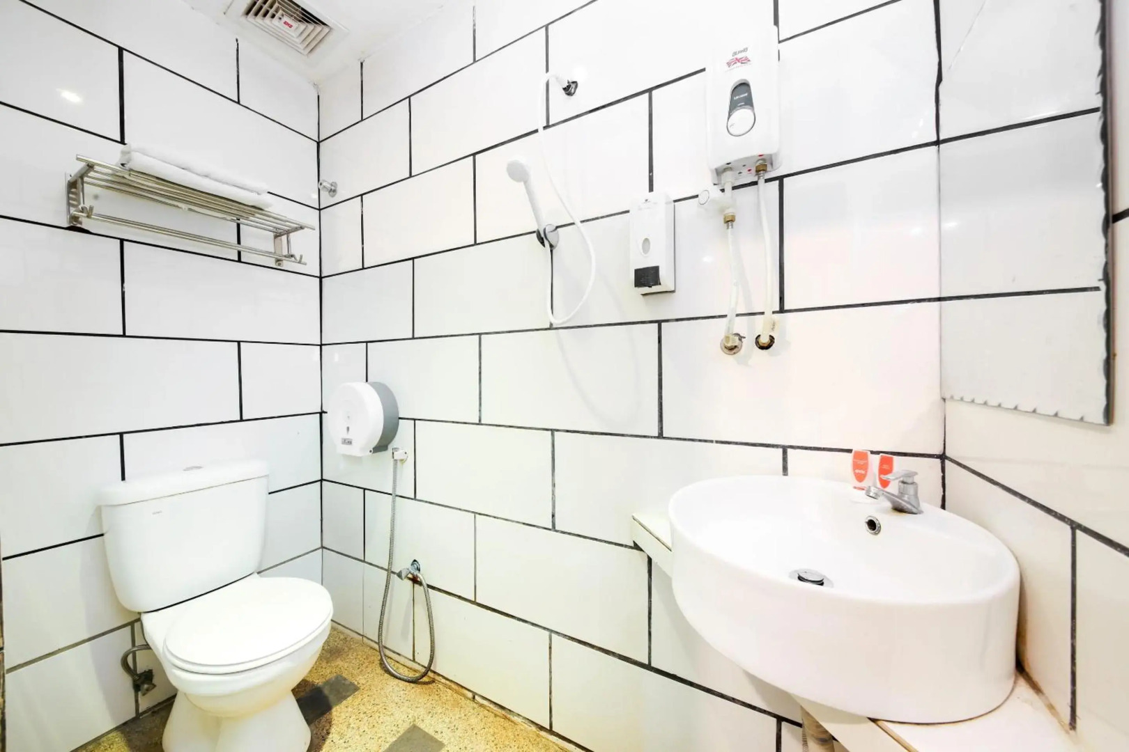 OYO 479 The Green Hotel