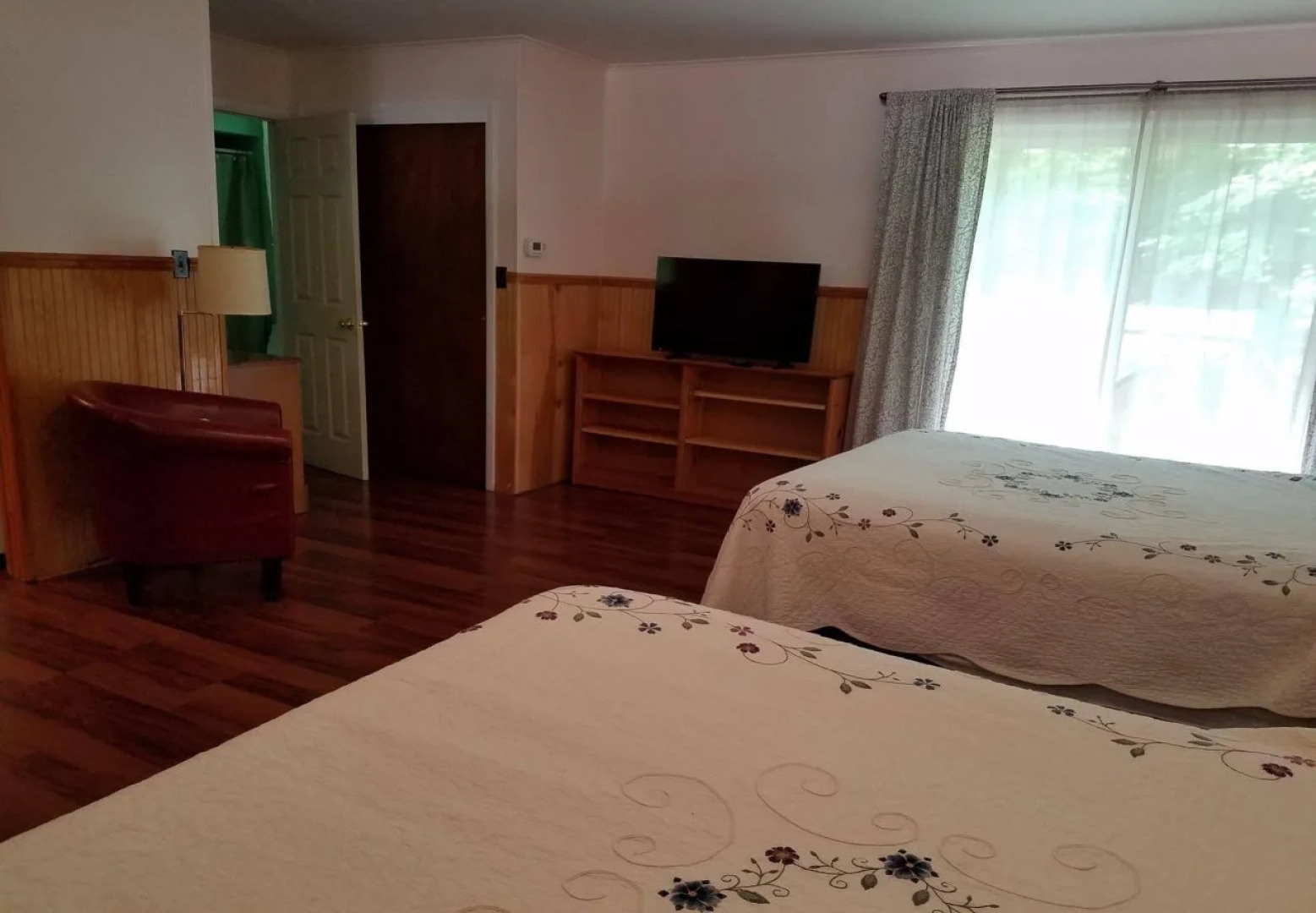 Saratoga Garden Motel