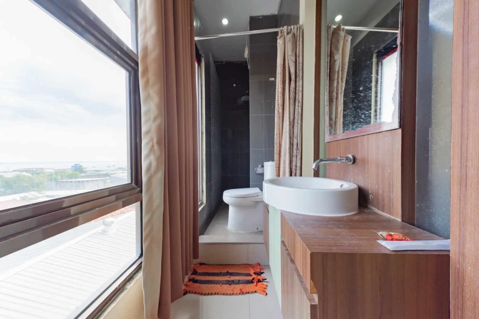 RedDoorz Syariah near Alun-Alun Pelabuhan Ratu