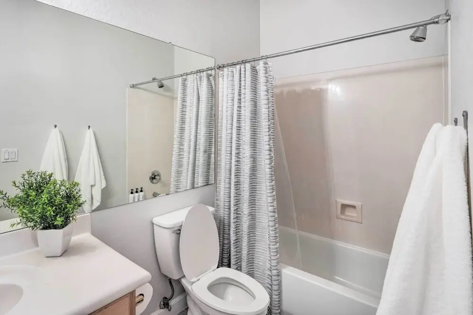 Peoria Escape ~ 8 Mi to State Farm Stadium