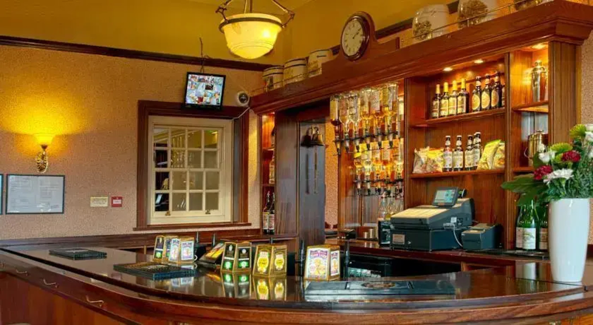 Cambridge Hotel