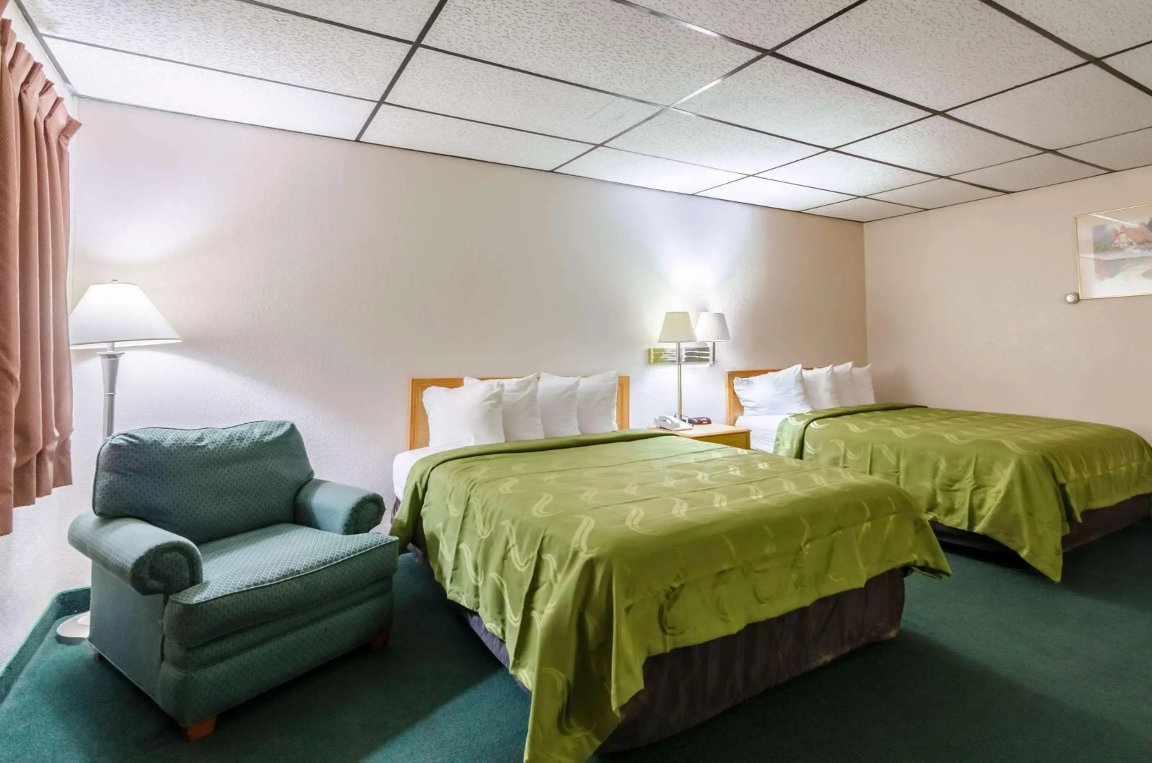 Sunflower Inn and Suites